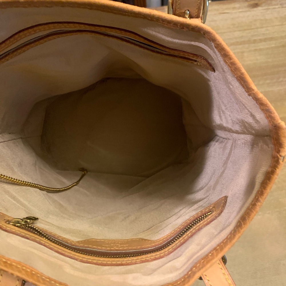 Louis Vuitton authentic monogram, GM bucket bag - Picture 13 of 16